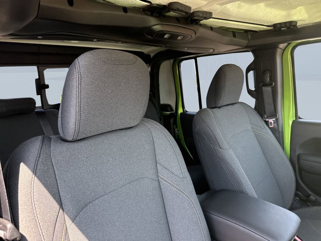 New 2025 Jeep Gladiator Sport image 18