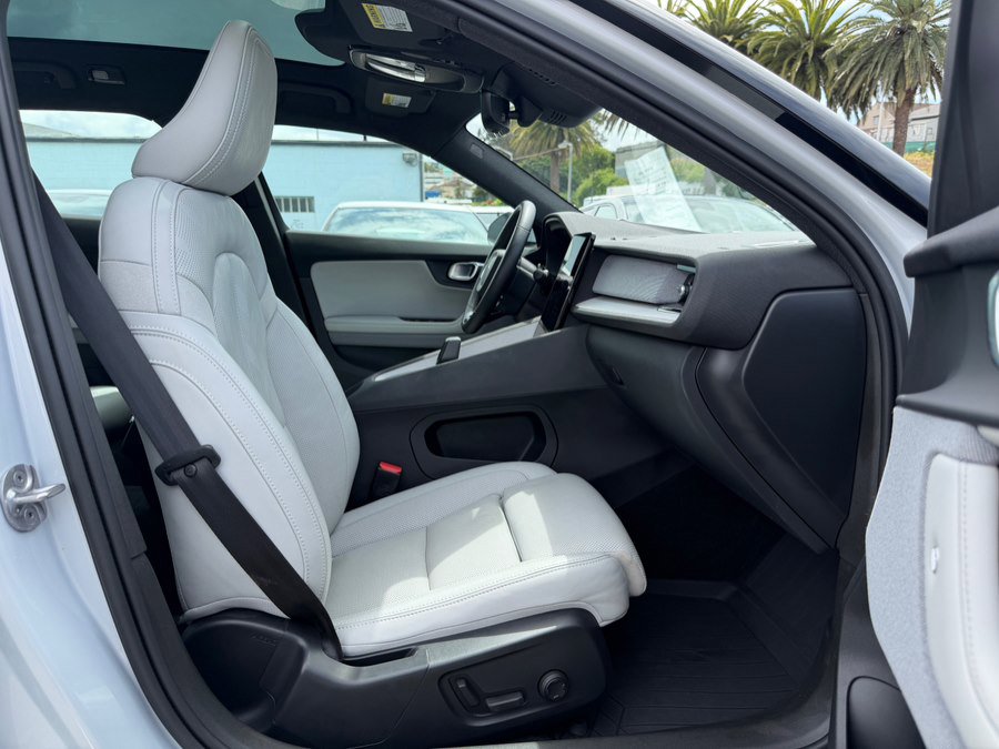 Used 2023 Polestar Polestar 2 w/ Pilot Pack AWD/4WD image 37