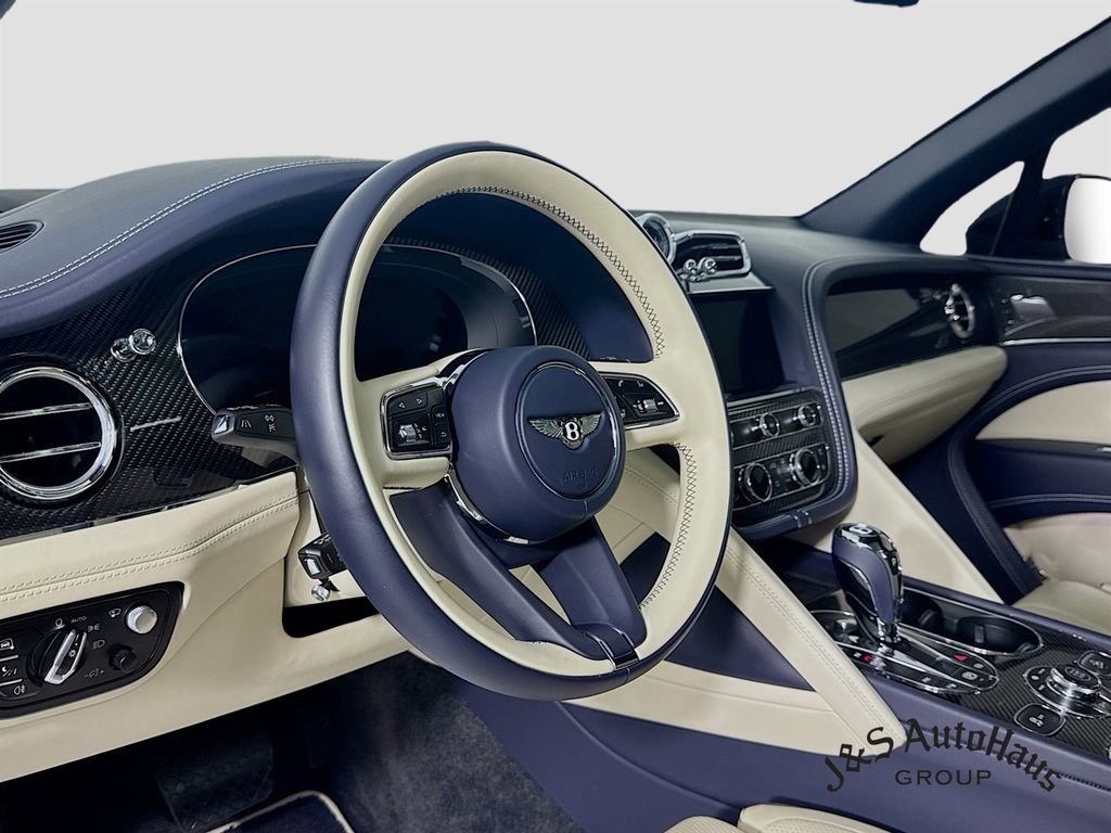 Used 2022 Bentley Bentayga AWD/4WD image 9