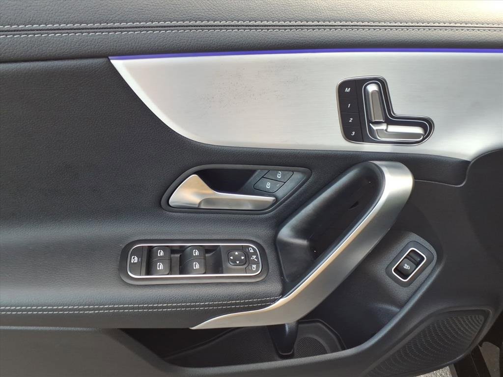 Used 2025 Mercedes-Benz CLA 250 image 15