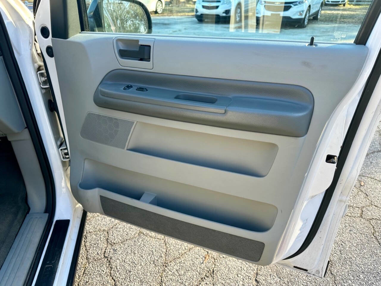 Used 2005 Ford Freestar SES image 17