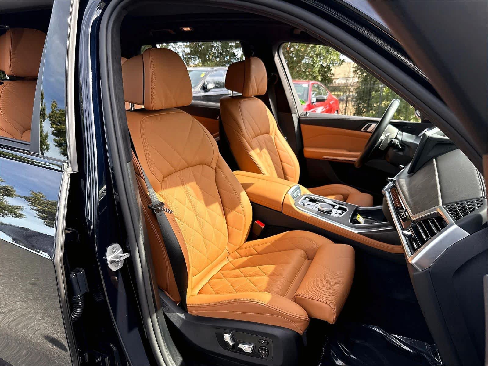 Used 2026 BMW X7 xDrive40i w/ M Sport Package AWD/4WD image 31