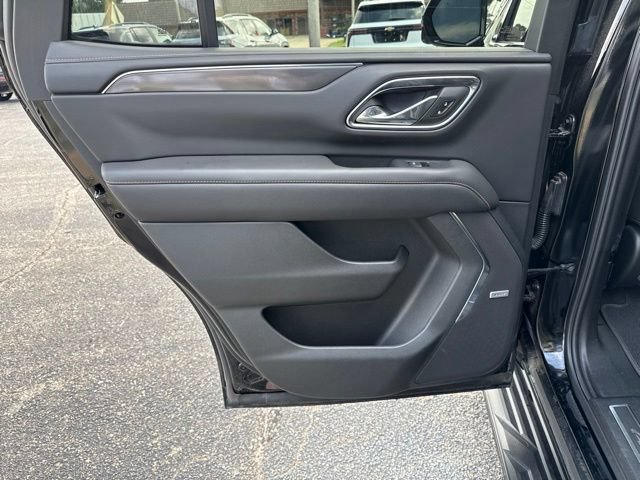 Used 2024 GMC Yukon AT4 w/ Technology Package AWD/4WD image 12