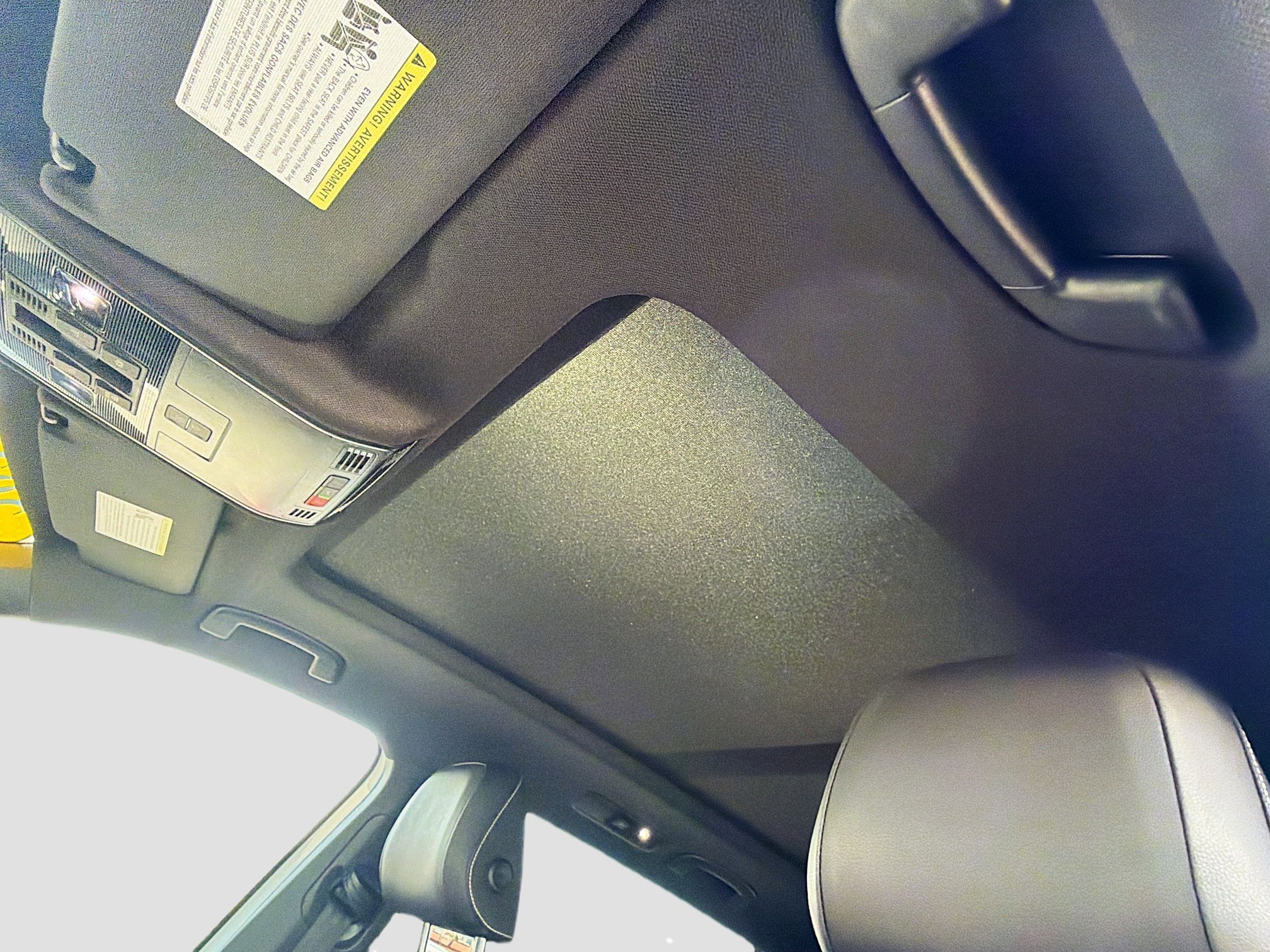 Used 2023 Volkswagen Tiguan SE R-Line image 26