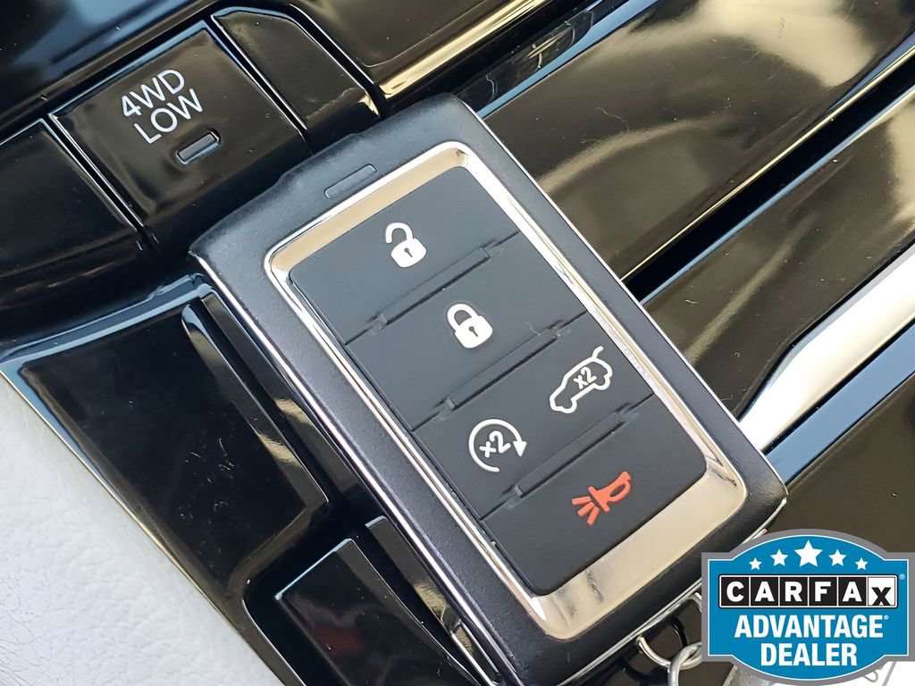 Used 2023 Jeep Grand Cherokee L Summit w/ Luxury Tech Group V image 43