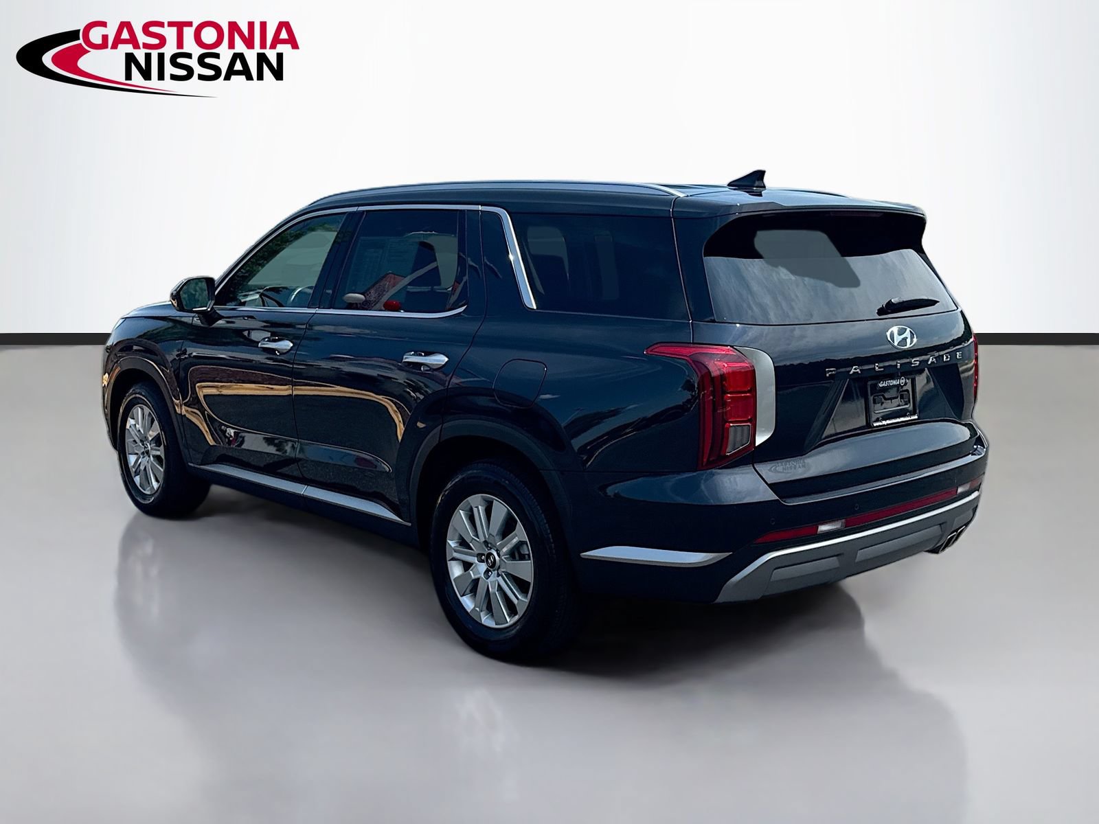 Used 2025 Hyundai Palisade SEL FWD image 6