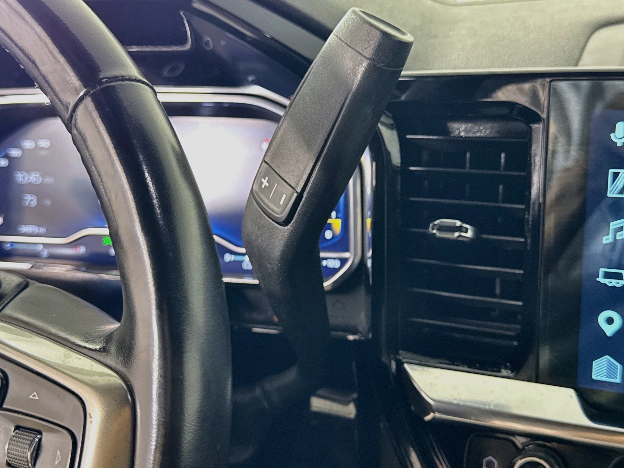 Used 2023 Chevrolet Silverado 1500 LT RWD image 19