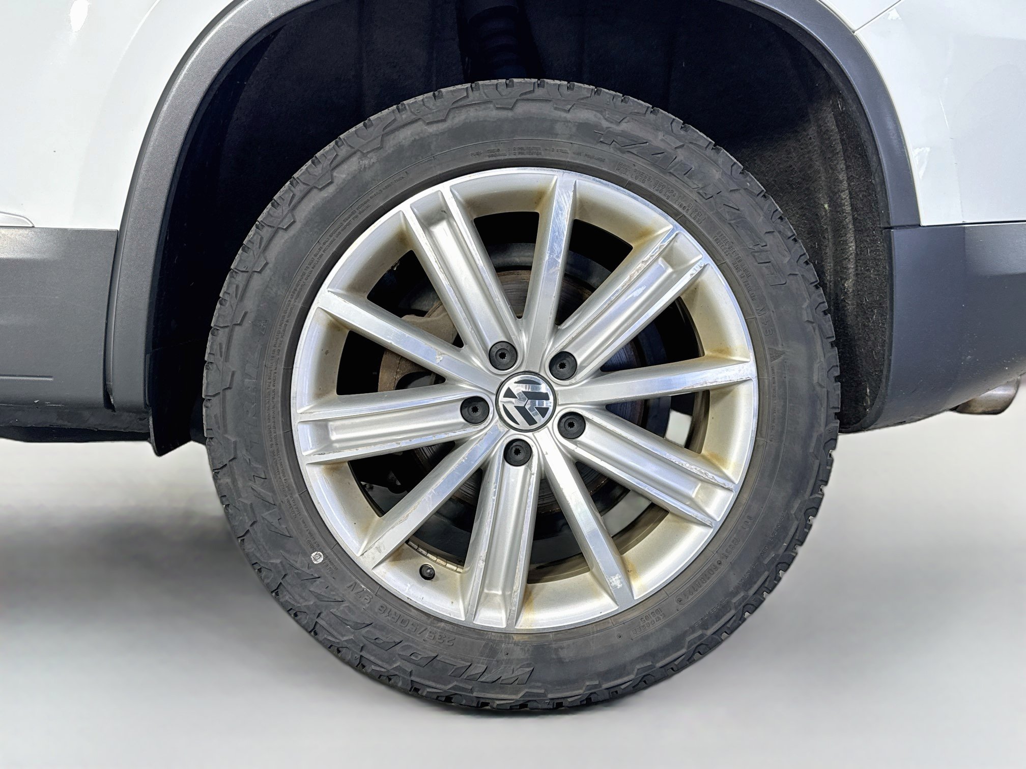 Used 2015 Volkswagen Tiguan SE AWD/4WD image 32