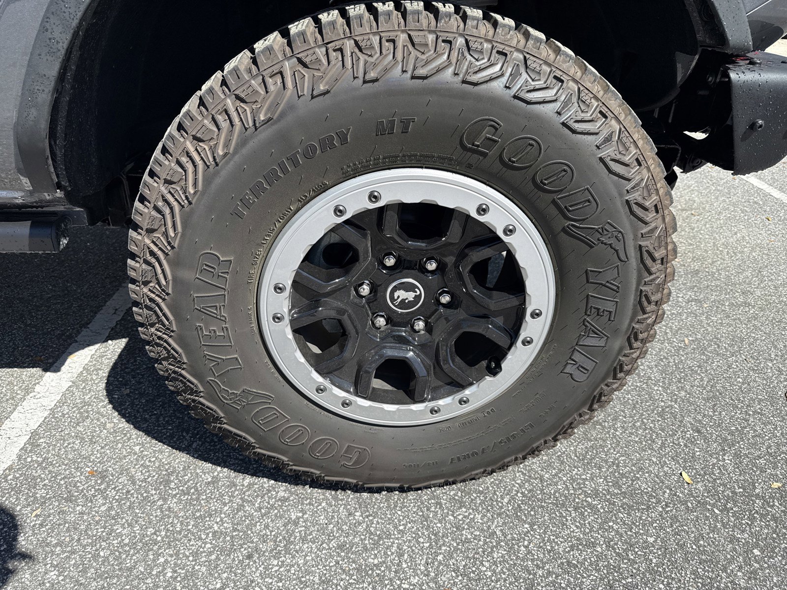 Used 2024 Ford Bronco Badlands image 11