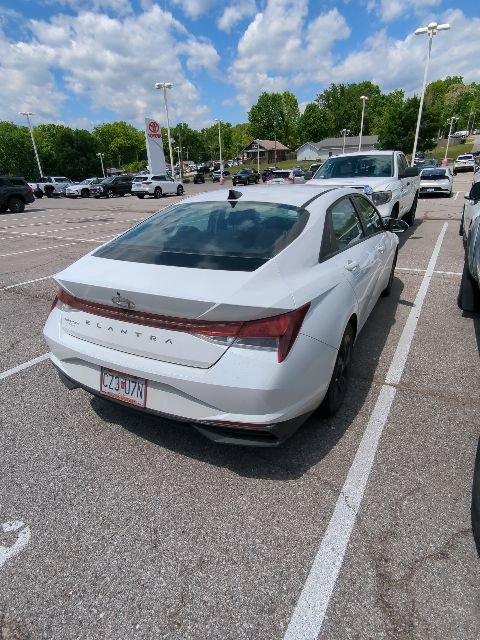 Used 2021 Hyundai Elantra SEL w/ Convenience Package FWD image 8