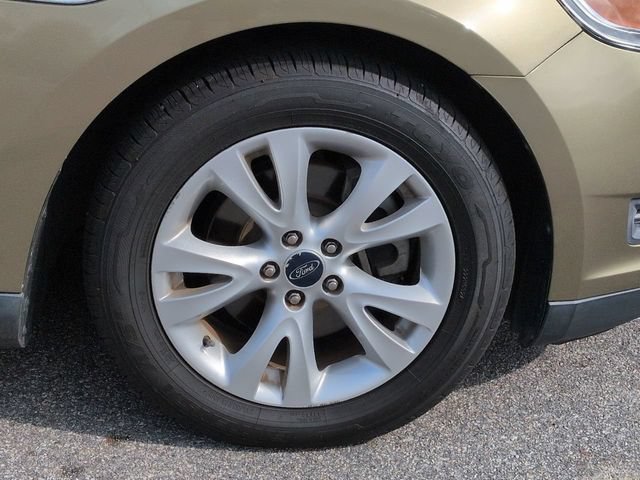 Used 2012 Ford Taurus SEL FWD image 11