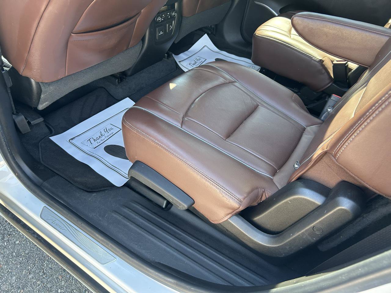 Used 2018 Buick Enclave Avenir w/ Avenir Technology Package AWD/4WD image 9