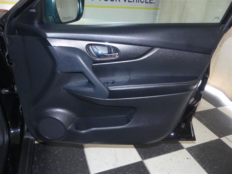 Used 2015 Nissan Rogue SL w/ SL Premium Package AWD/4WD image 26