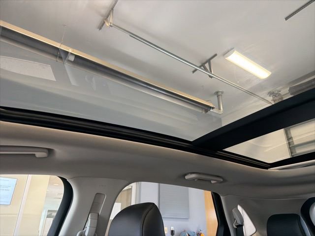 Used 2023 Ford Edge SEL w/ Convenience Package AWD/4WD image 2