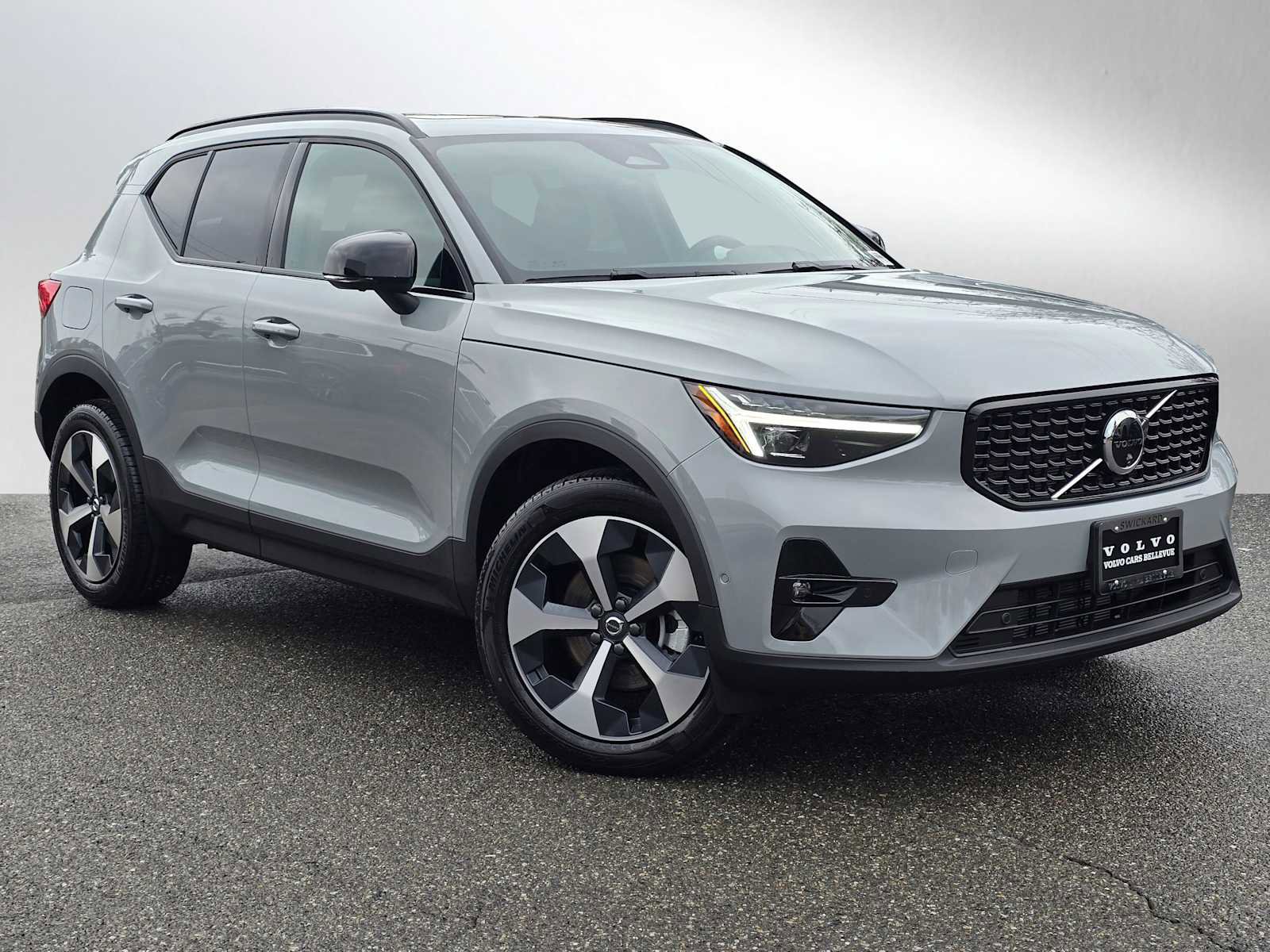 New 2026 Volvo XC40 B5 Plus w/ Protection Package Premier