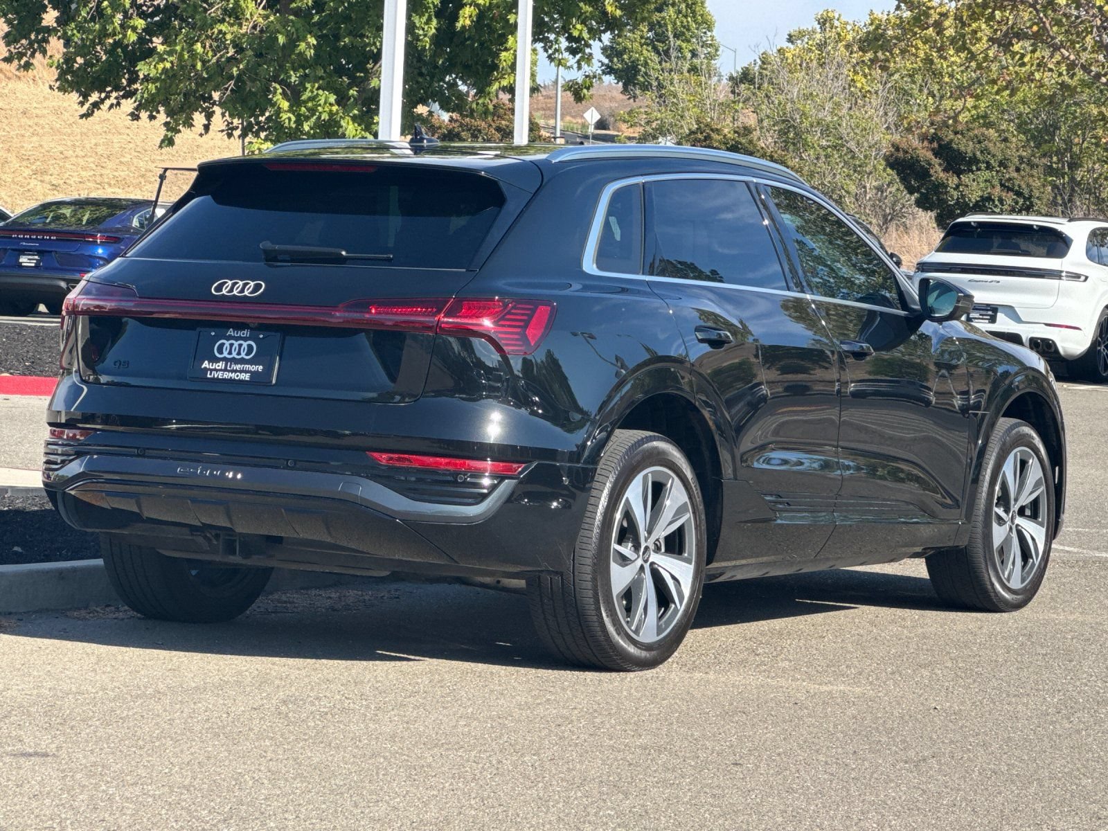 Used 2024 Audi Q8 e-tron Premium Plus w/ Premium Plus Package AWD/4WD image 6