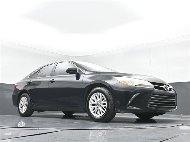 Used 2016 Toyota Camry LE image 37