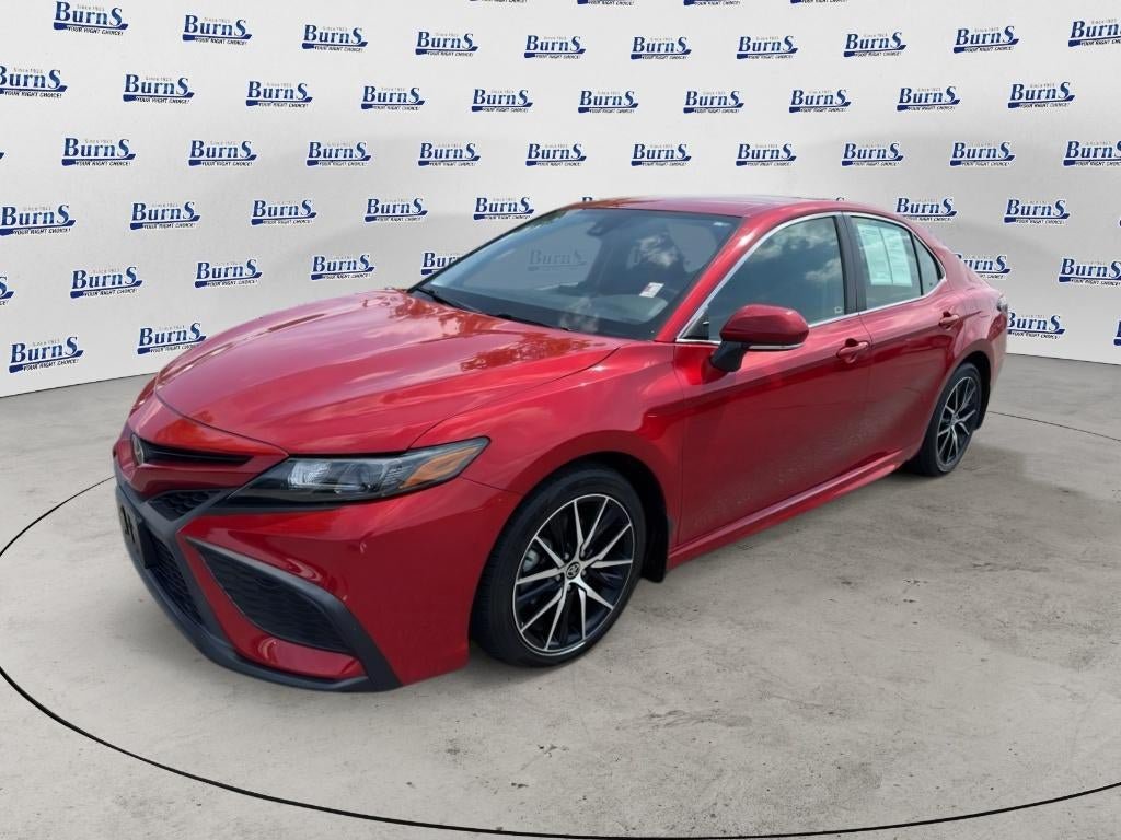 Used 2024 Toyota Camry SE AWD/4WD image 3