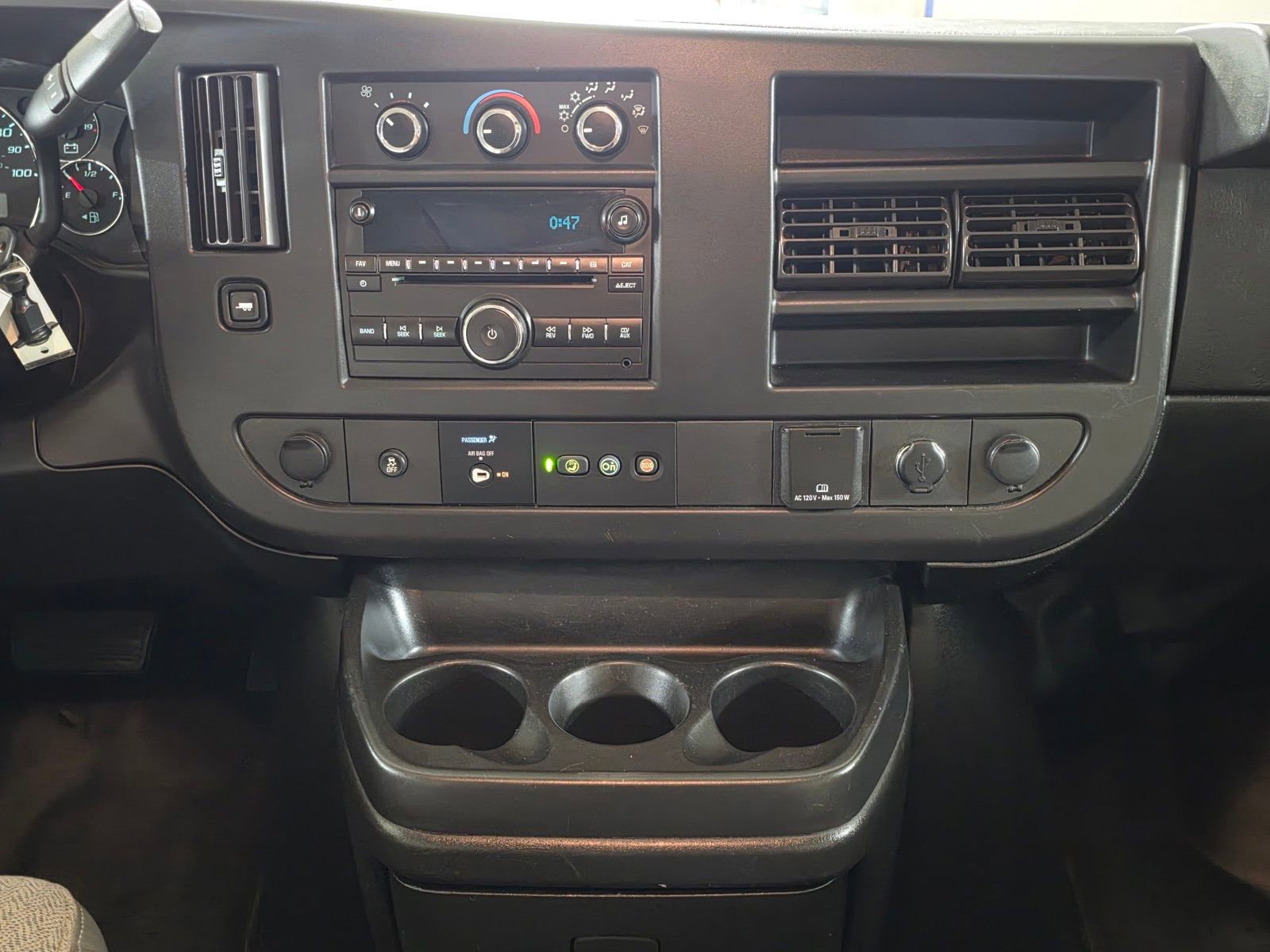 Used 2018 Chevrolet Express 2500 LS w/ Driver Convenience Package image 27