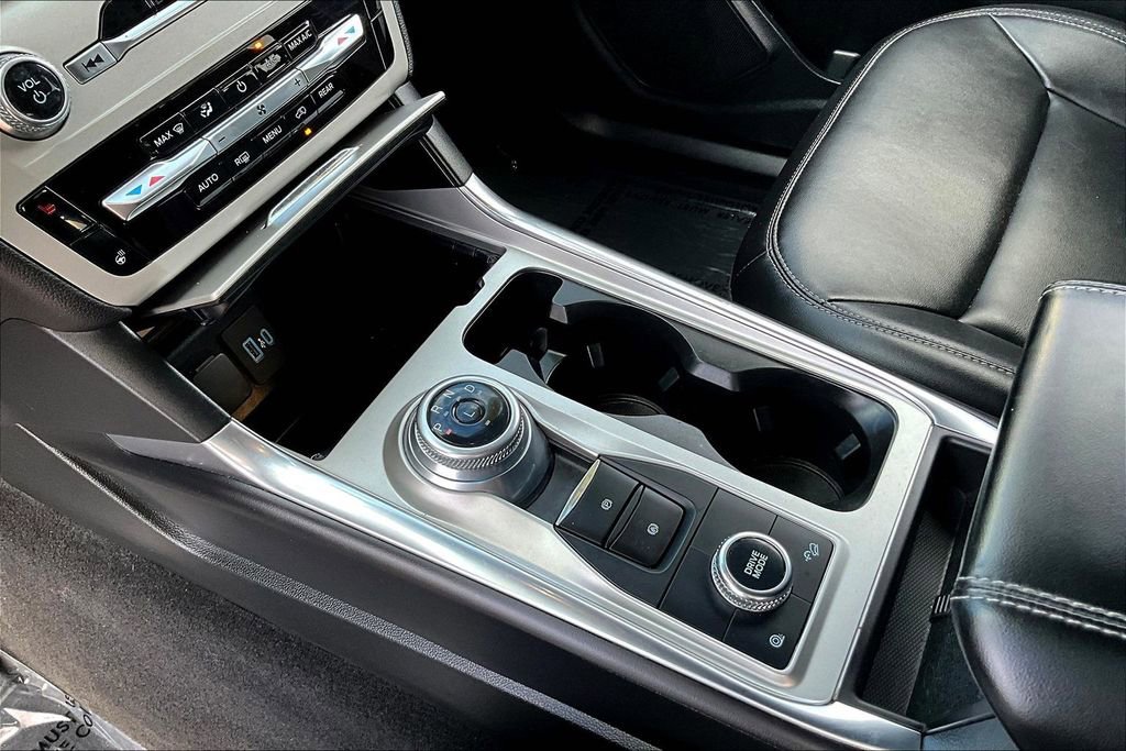 Used 2023 Ford Explorer XLT w/ Equipment Group 202A image 14