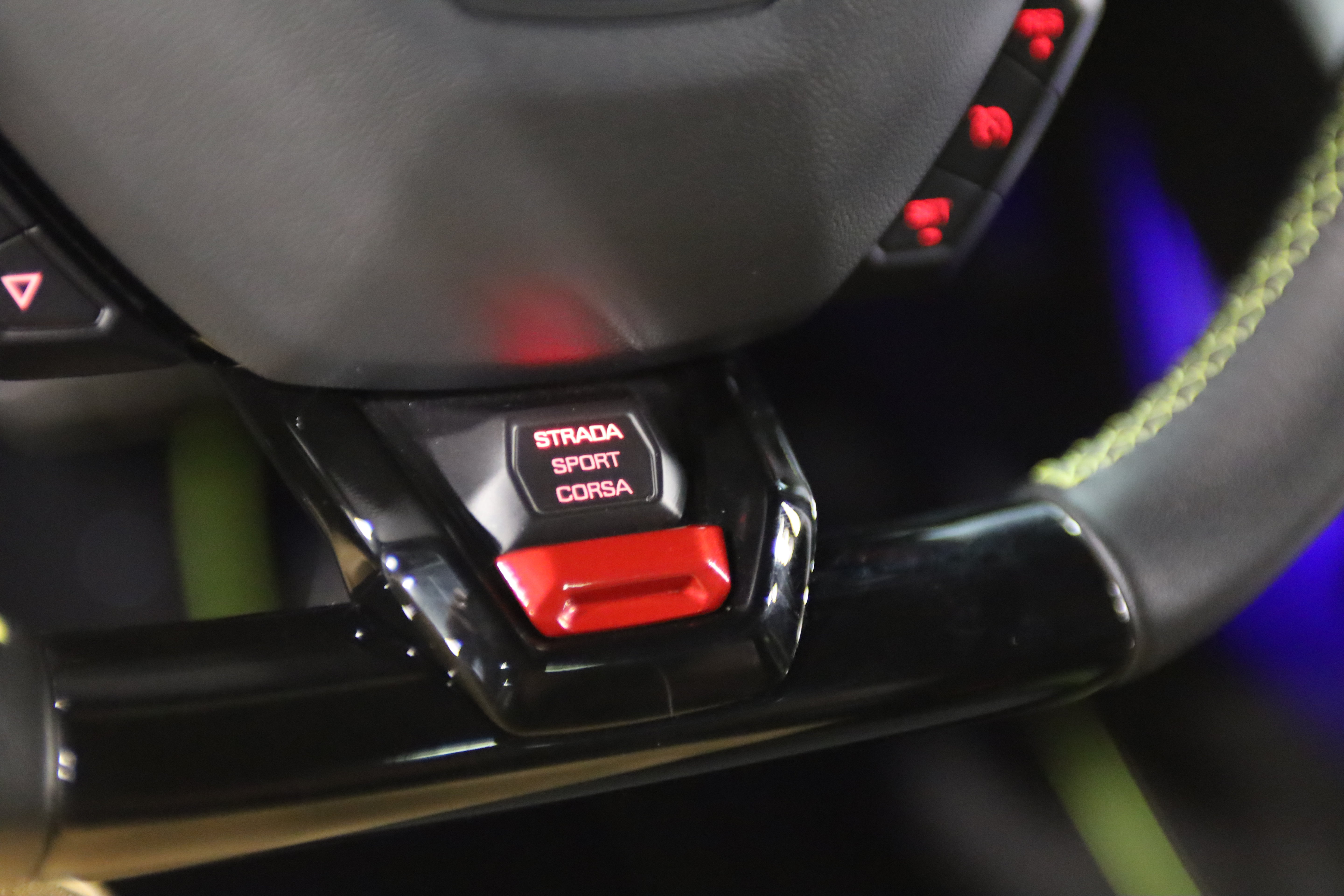Used 2021 Lamborghini Huracan EVO AWD/4WD image 24
