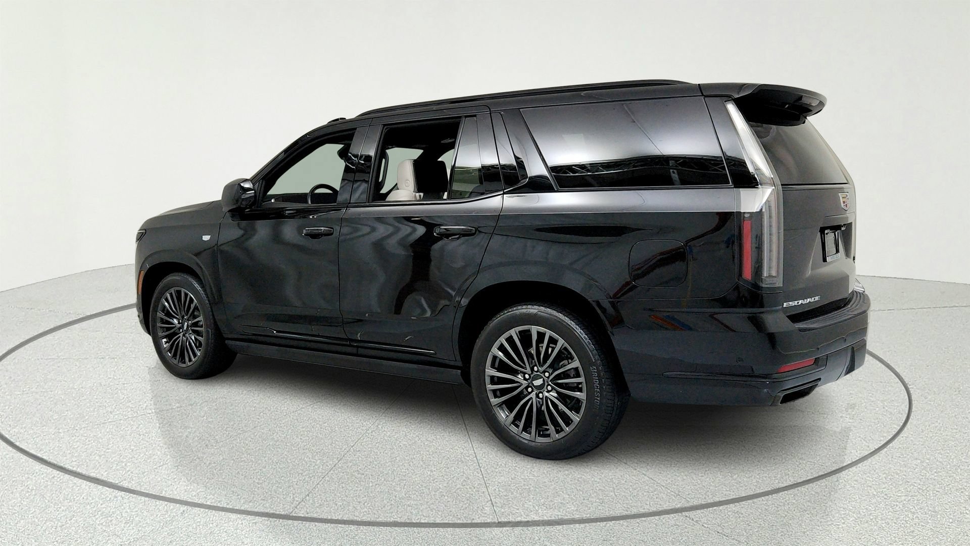 Certified 2025 Cadillac Escalade Sport Platinum w/ LPO, Floor Liner Package AWD/4WD image 3