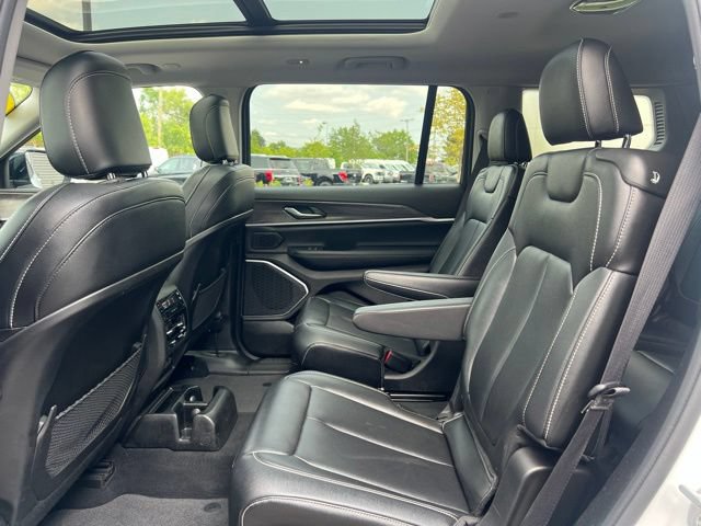 Used 2023 Jeep Grand Cherokee L Limited AWD/4WD image 18
