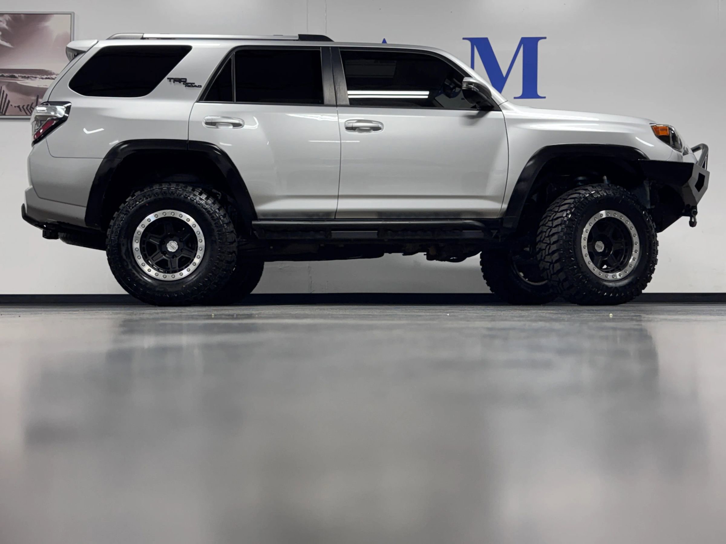 Used 2018 Toyota 4Runner TRD Off-Road Premium w/ TRD Performance Package AWD/4WD image 4