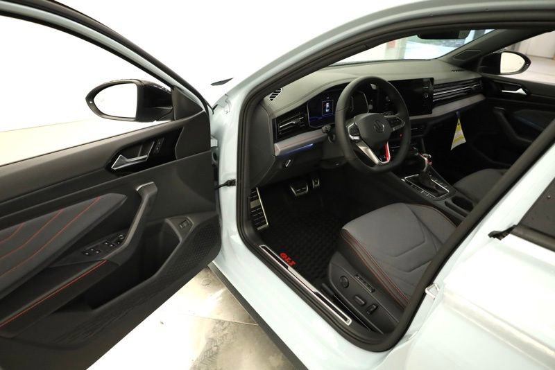 New 2026 Volkswagen Jetta GLI Autobahn image 9