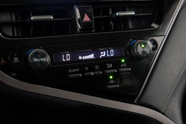 Used 2024 Toyota Camry SE FWD image 25