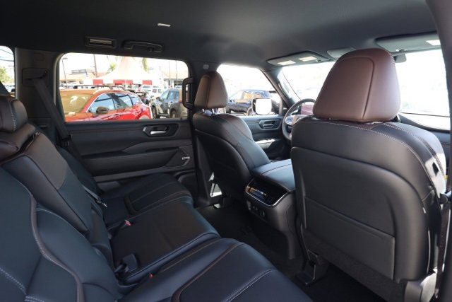 New 2026 Nissan Armada SL image 17