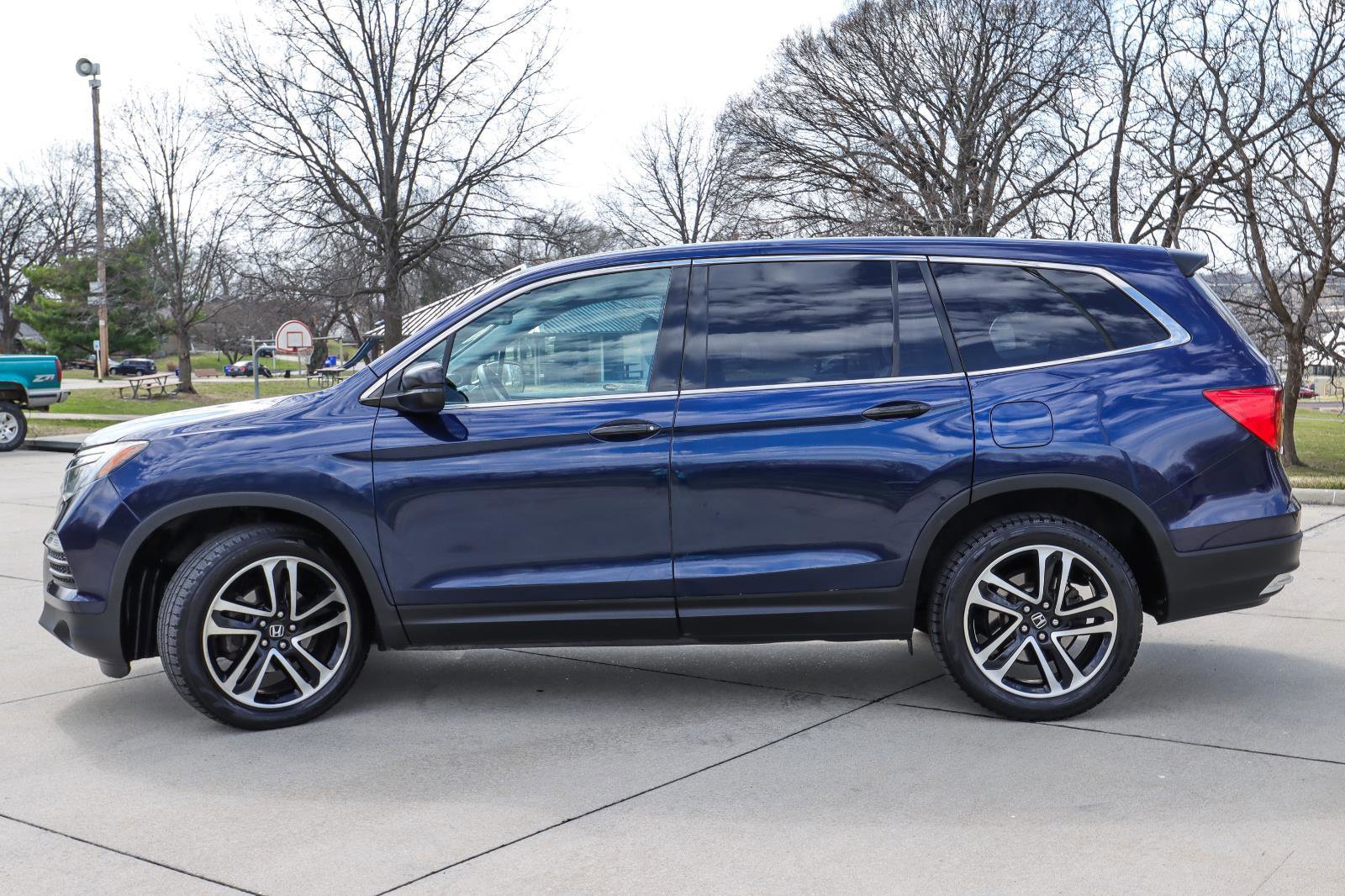 Used 2016 Honda Pilot LX image 4