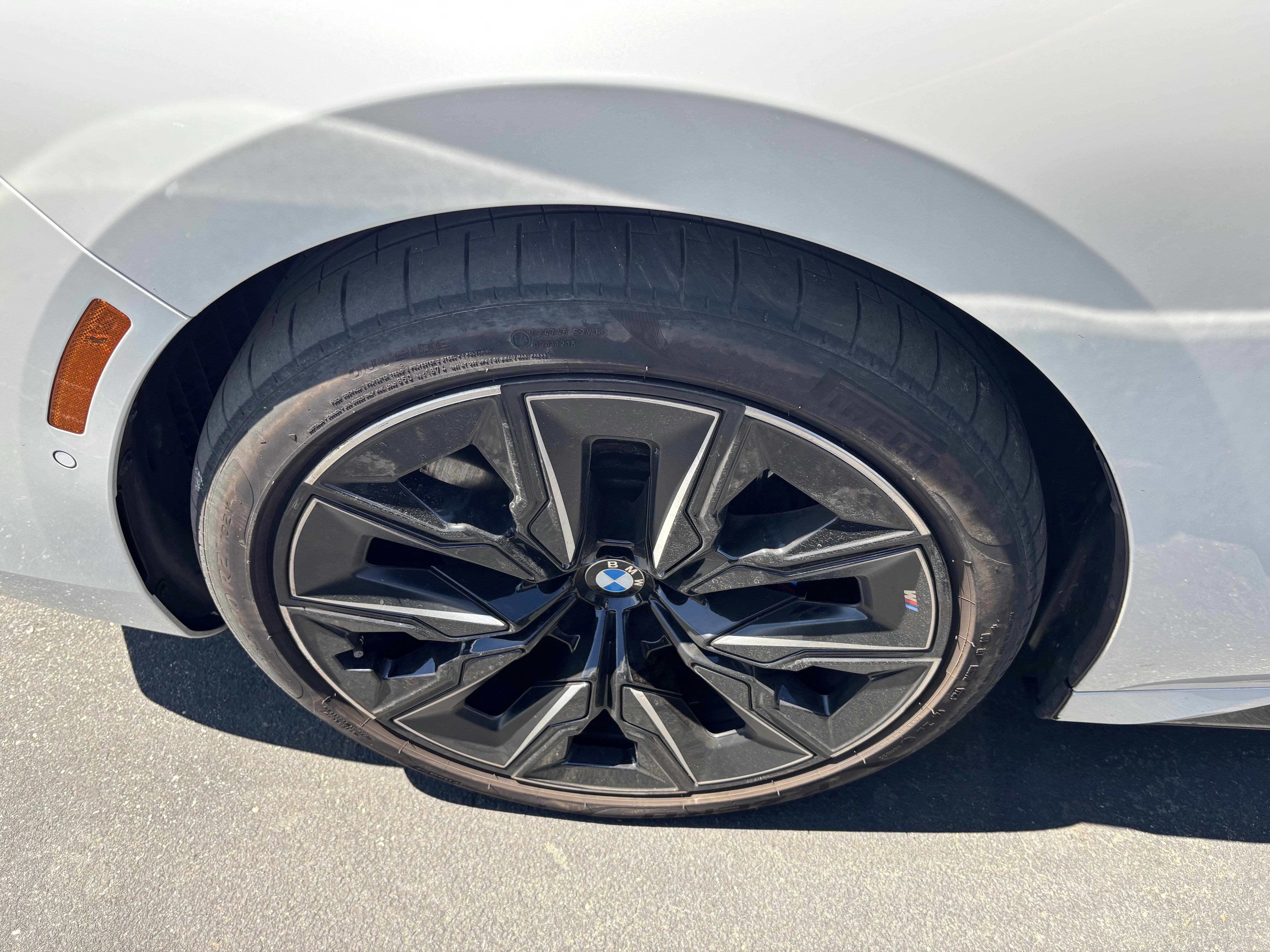 Certified 2023 BMW 760i xDrive AWD/4WD image 31