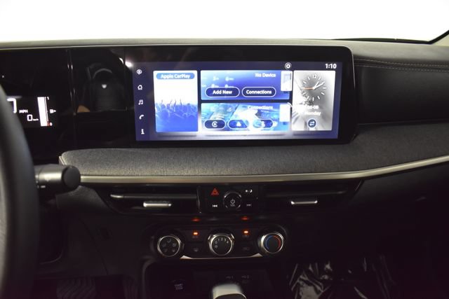 Certified 2025 Nissan Kicks SV AWD/4WD image 17