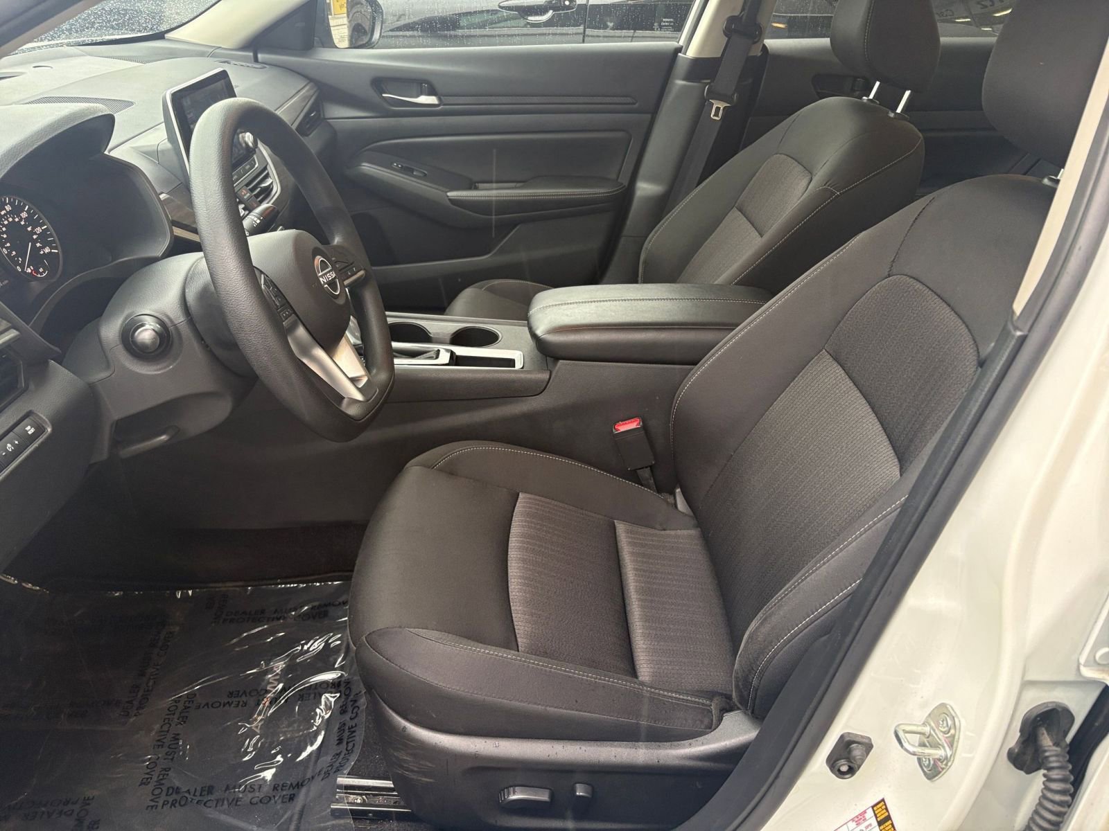 Used 2025 Nissan Altima 2.5 SV FWD image 27