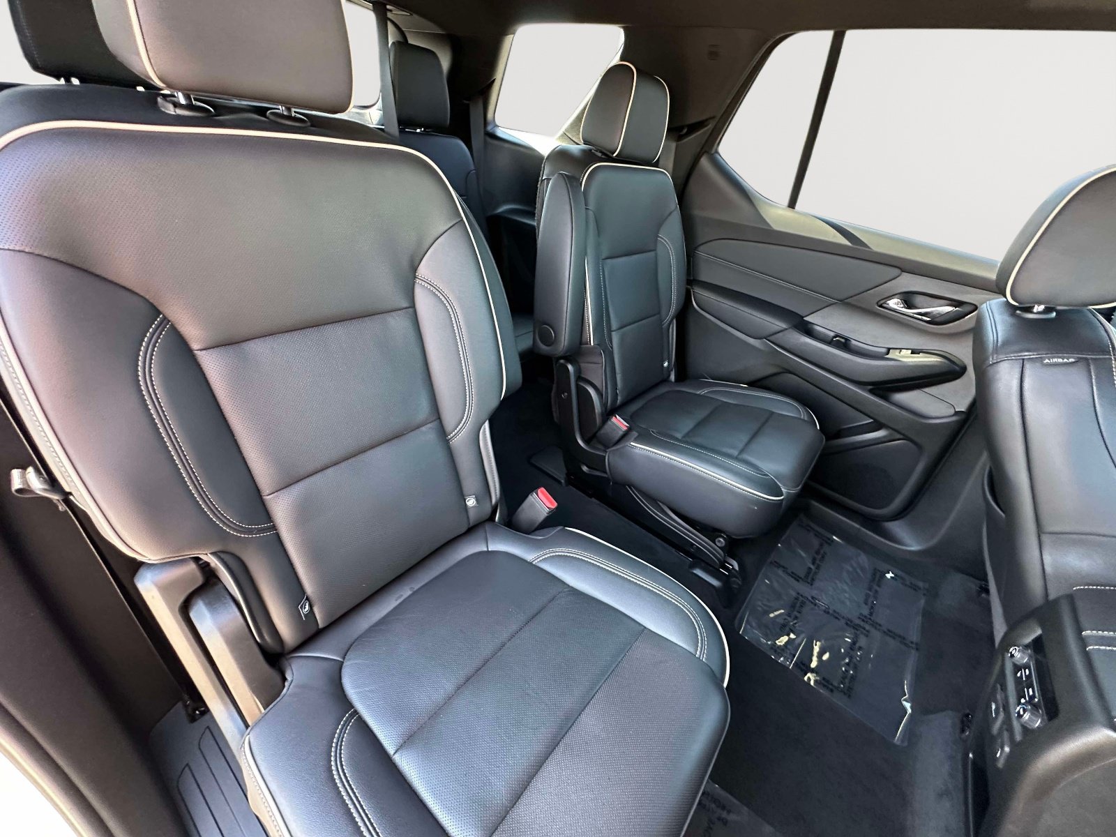 Used 2023 Chevrolet Traverse Premier w/ LPO, Floor Liner Package FWD image 28