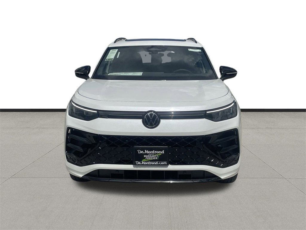 New 2025 Volkswagen Tiguan SE R-Line image 2