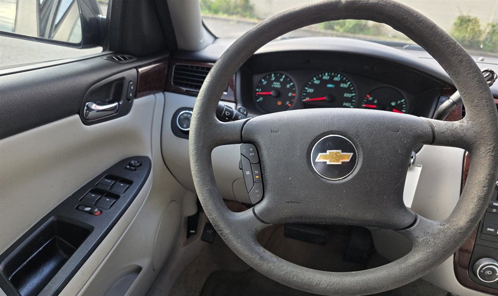 Used 2011 Chevrolet Impala LS image 18