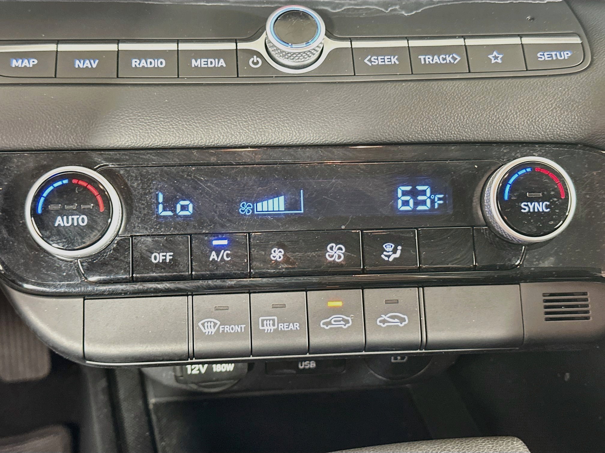 Used 2024 Hyundai Elantra SEL FWD image 24