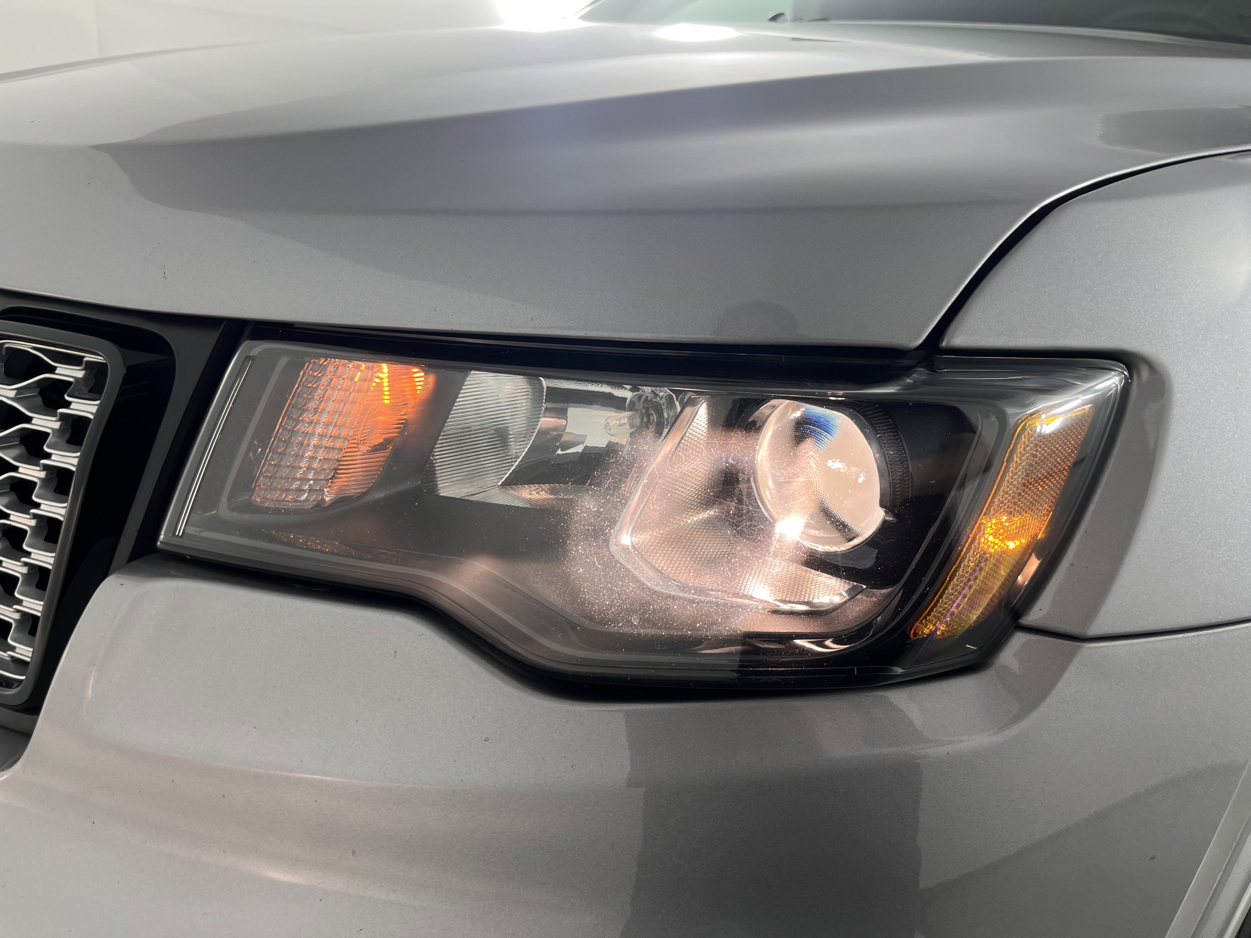 Used 2020 Jeep Grand Cherokee Altitude AWD/4WD image 25