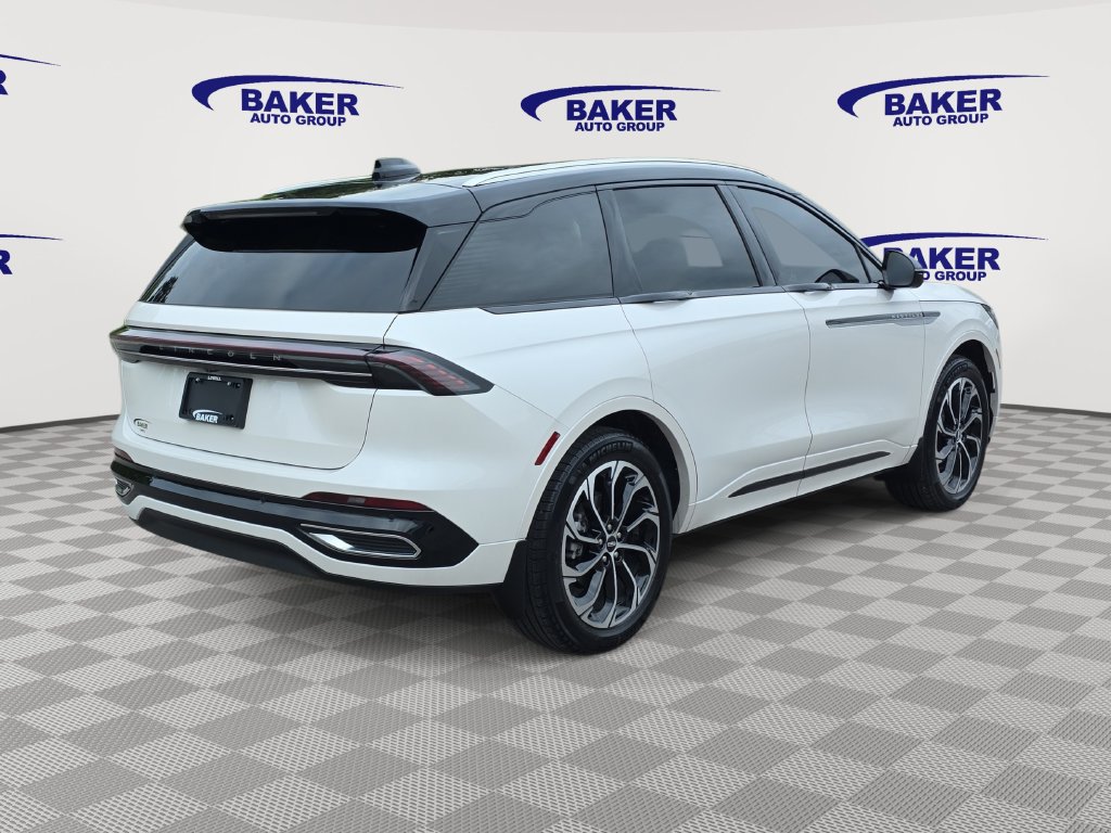 Used 2026 Lincoln Nautilus Reserve AWD/4WD image 3