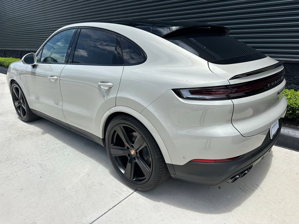 Certified 2026 Porsche Cayenne S AWD/4WD image 3