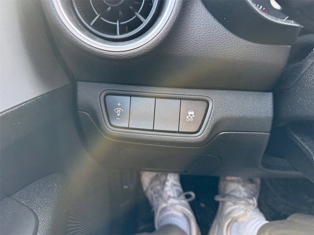 Certified 2023 Kia Forte LXS image 31