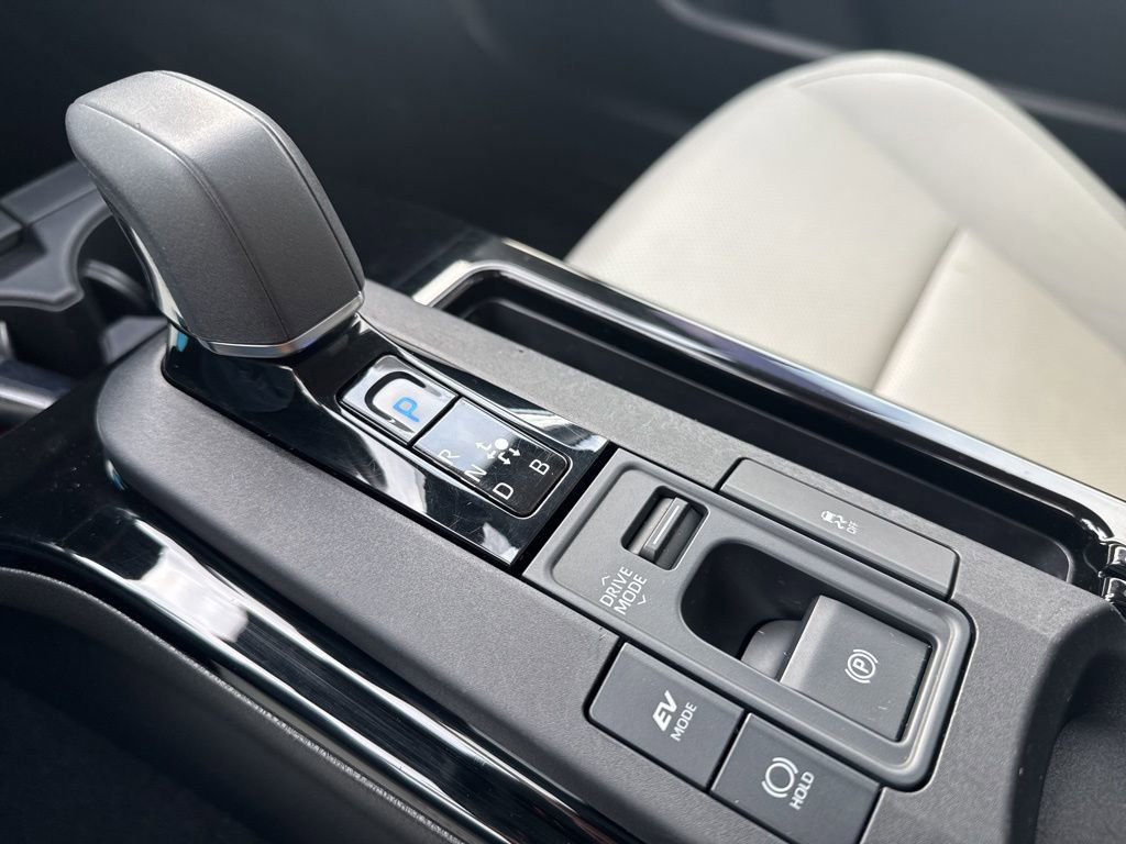 Used 2024 Toyota Prius XLE image 18