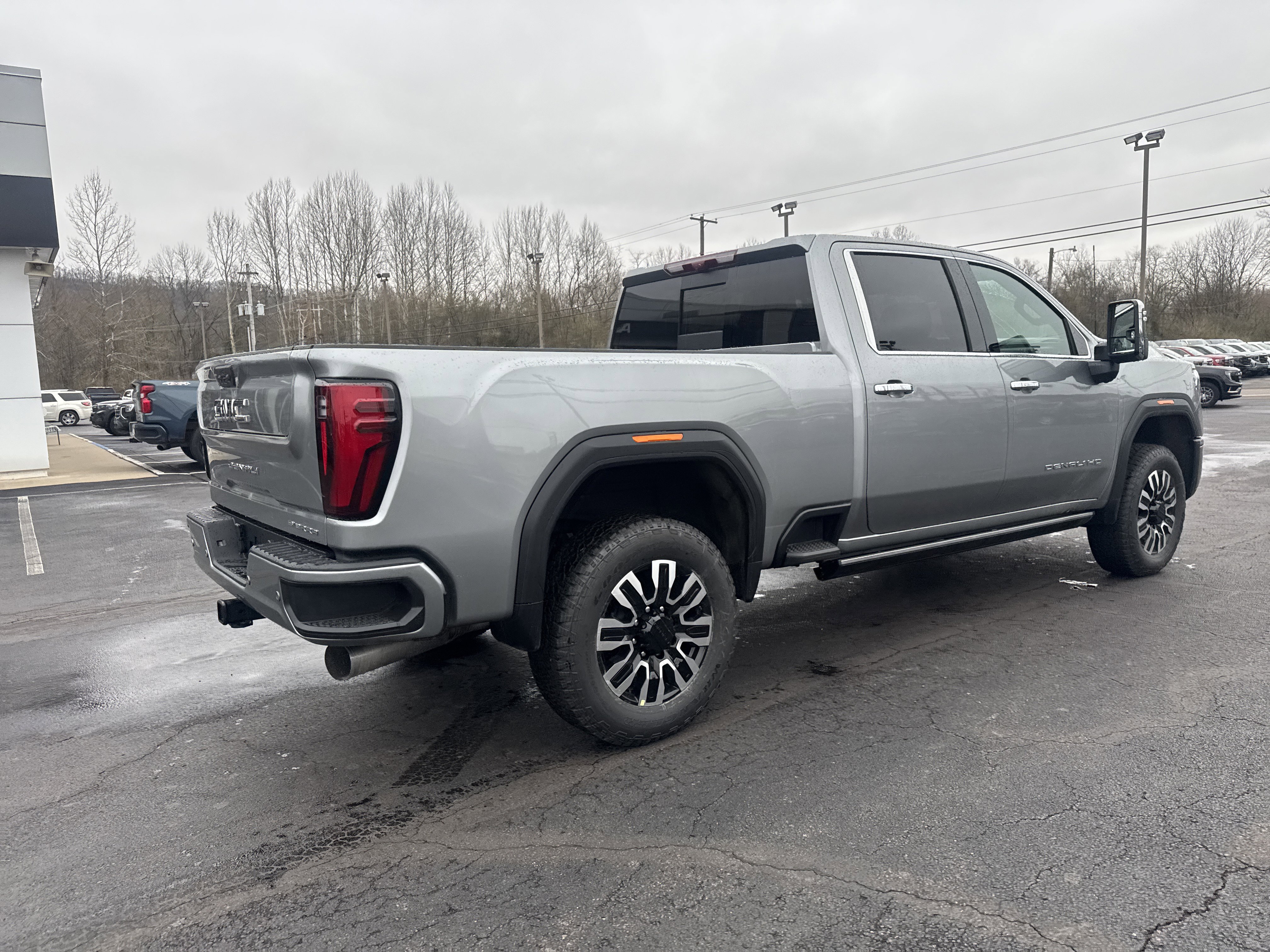New 2026 GMC Sierra 2500 Denali Ultimate AWD/4WD image 3