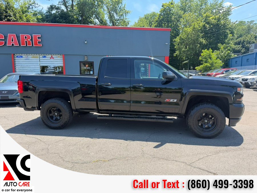 Used 2017 Chevrolet Silverado 1500 LT w/ Midnight Edition AWD/4WD image 7