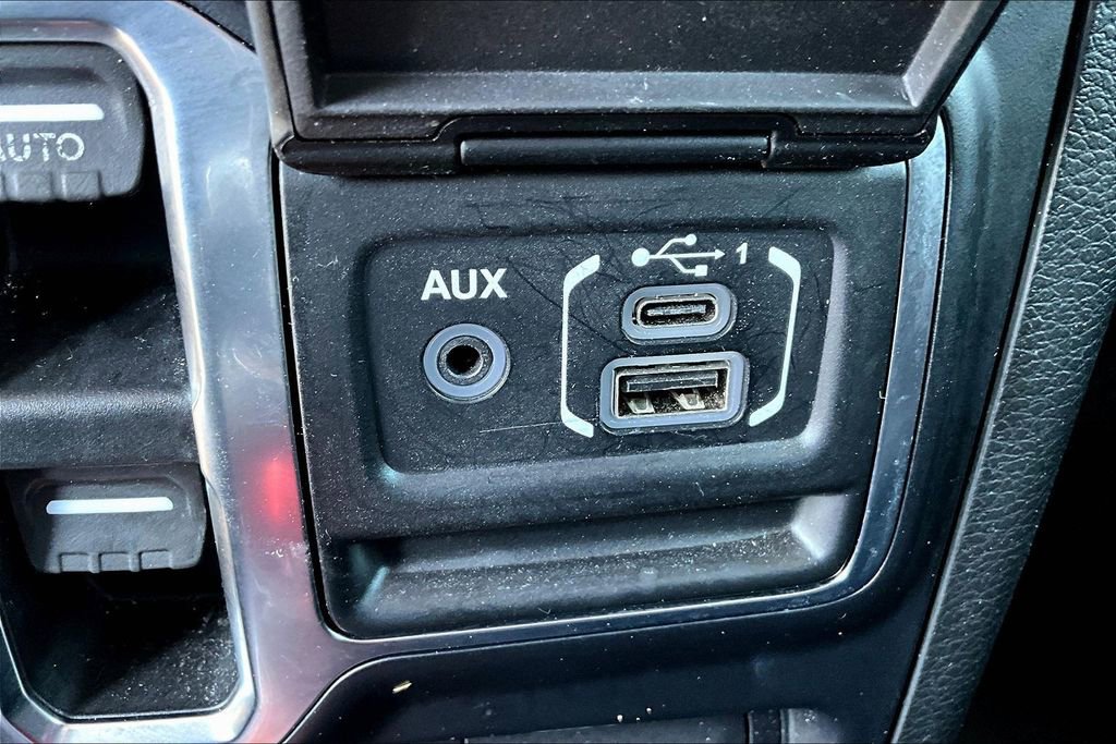 Used 2019 Jeep Wrangler Unlimited Sahara AWD/4WD image 19