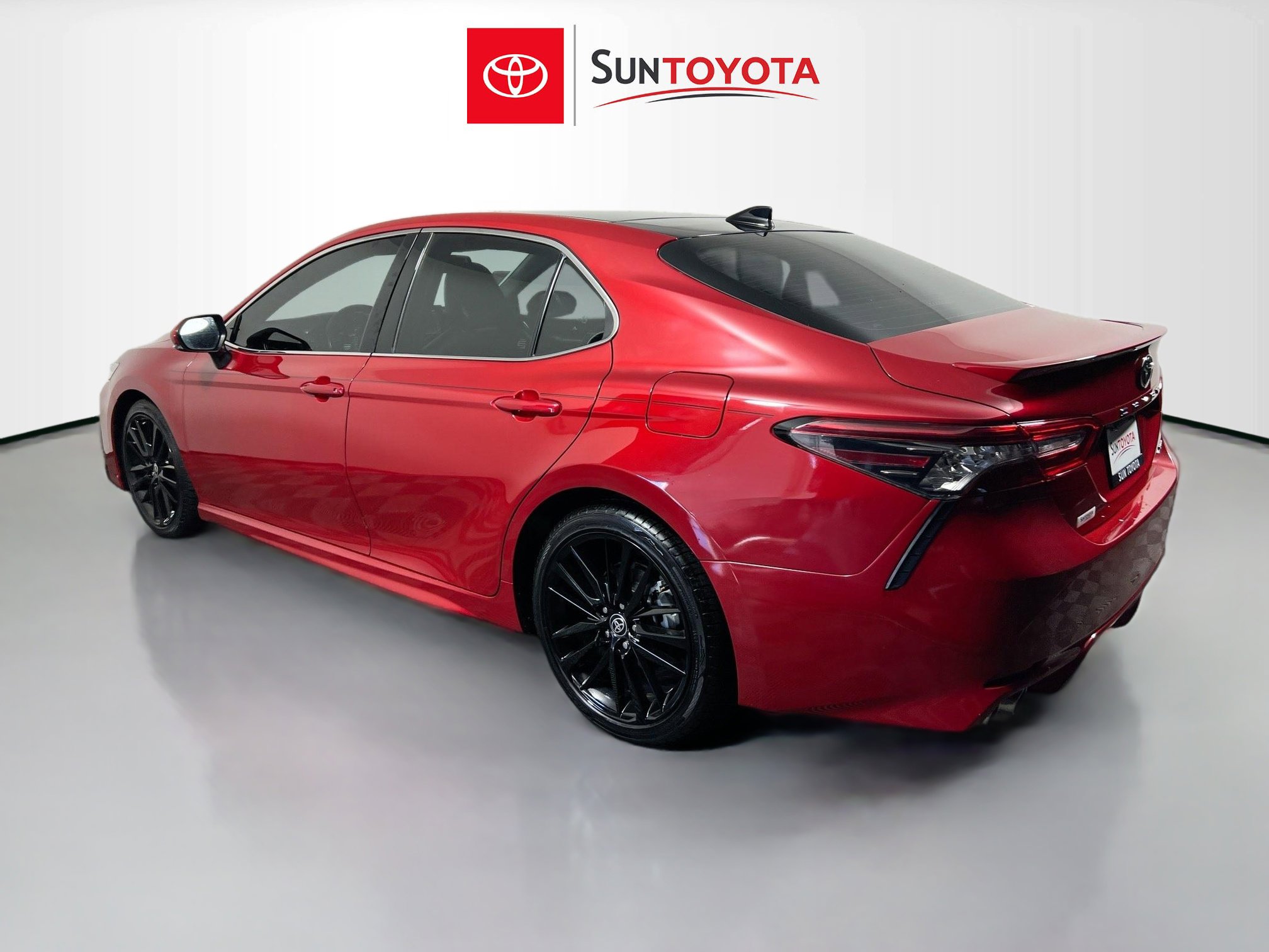 Used 2022 Toyota Camry XSE image 6