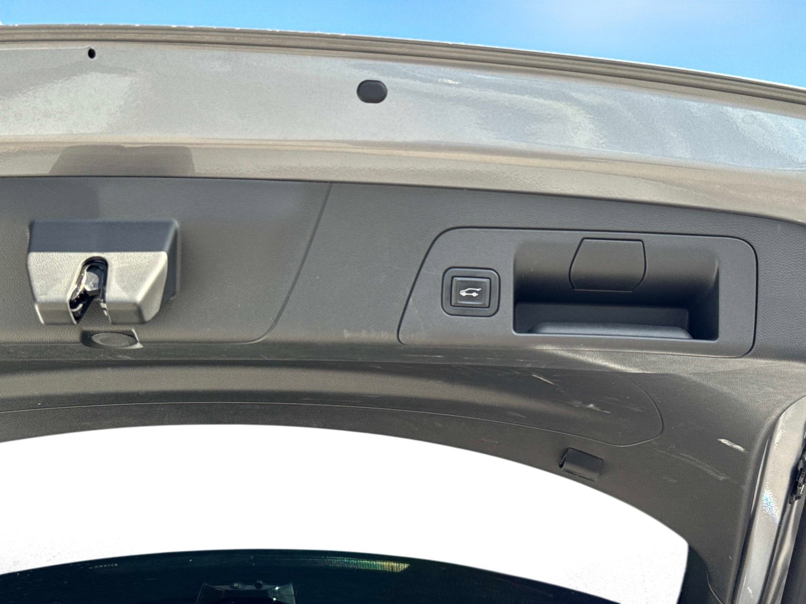 Used 2022 Buick Envision Avenir w/ Technology Package II image 12