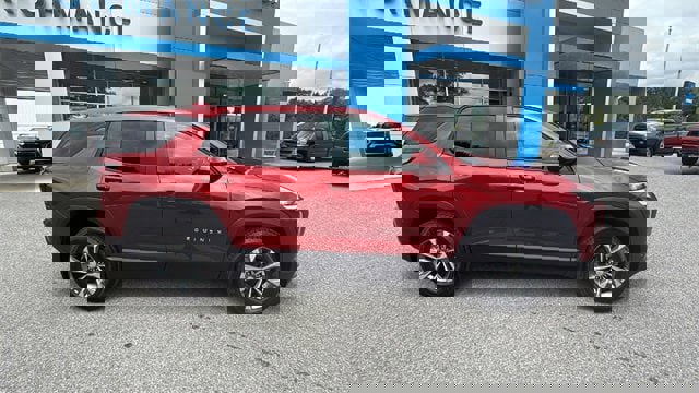 New 2026 Chevrolet Equinox LT w/ Convenience Package II image 2